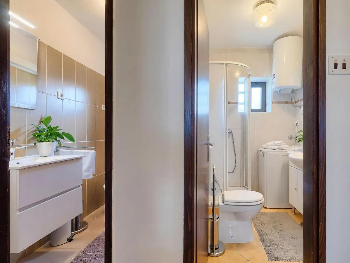 Apartment Chiara By Interhome Novigrad