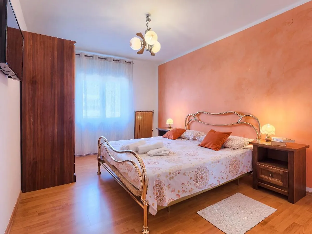 Apartment Chiara By Interhome Novigrad