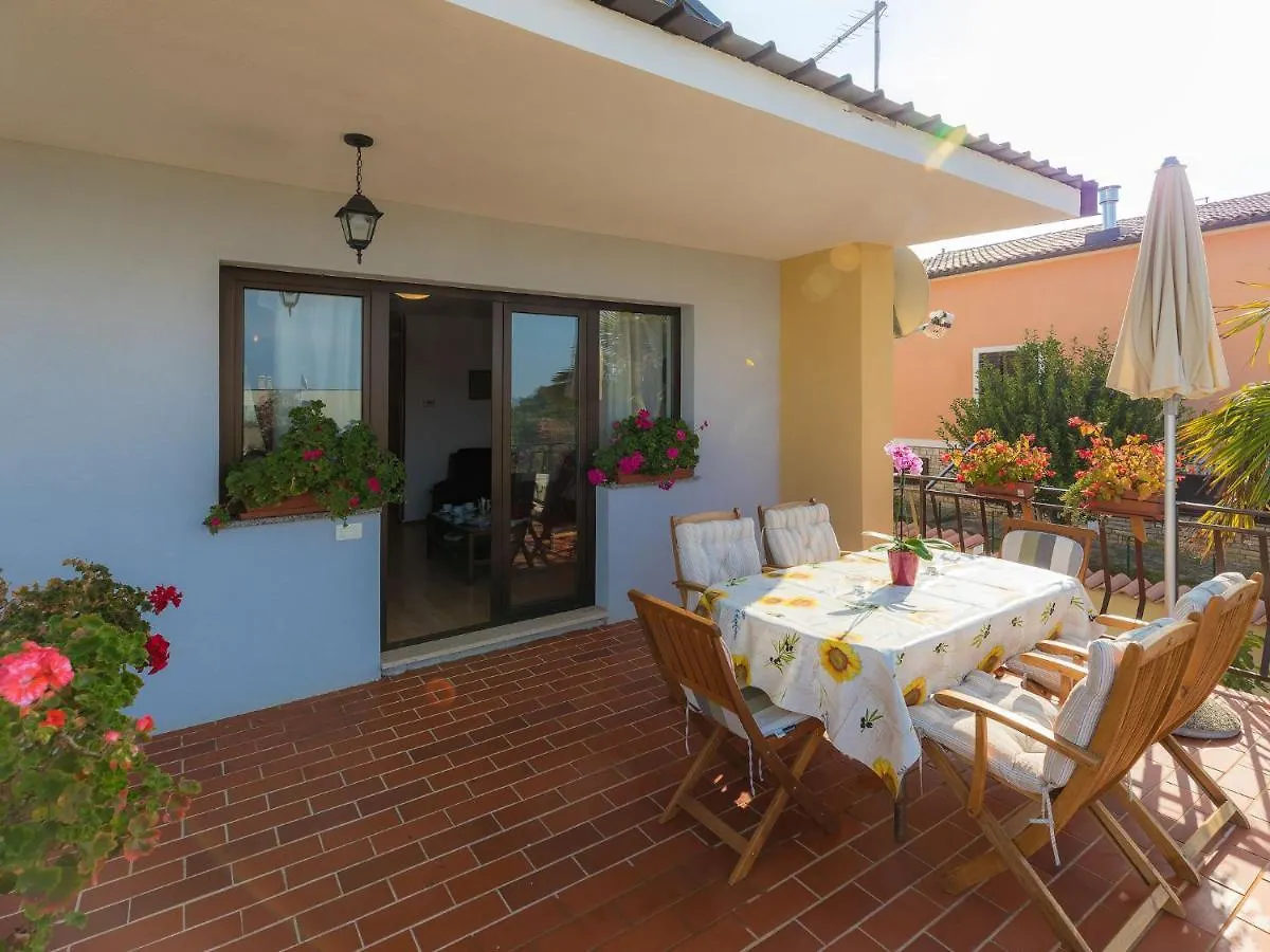 Apartment Chiara By Interhome Novigrad