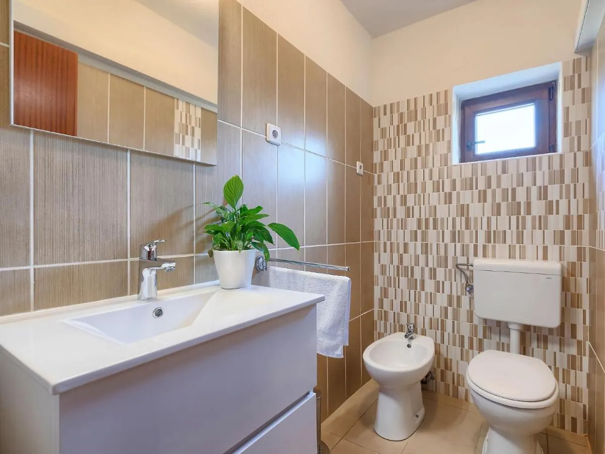 Apartment Chiara By Interhome Novigrad